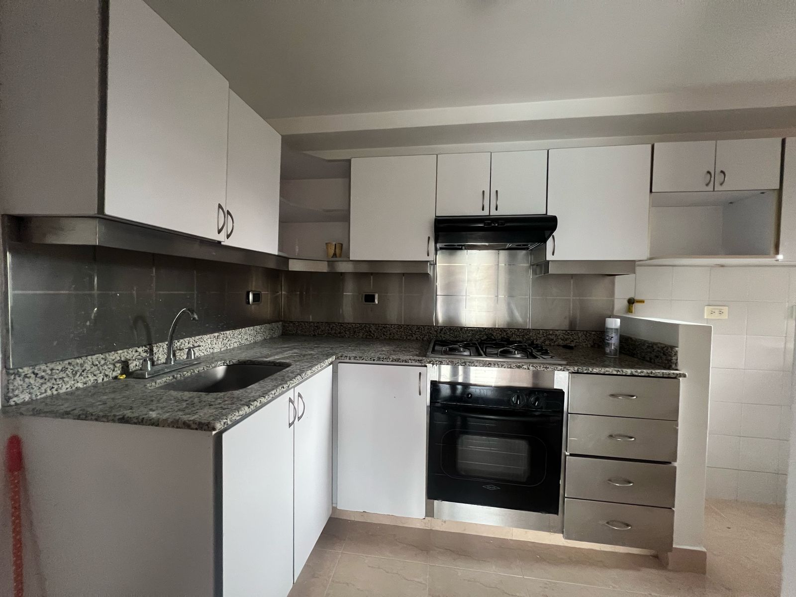 Apartamento en venta en El Poblado, Medellín · foto 6 de 19