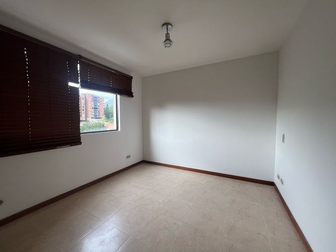 Apartamento de 3 alcobas en arriendo en El Poblado, Medellín, 114 m² · foto 14 de 19