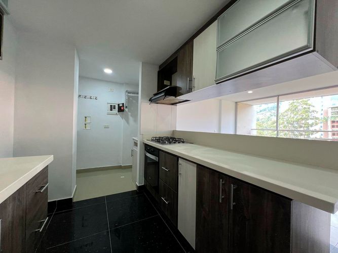Apartamento de 3 alcobas en arriendo en Camino Verde, Envigado, 84 m² · foto 5 de 15