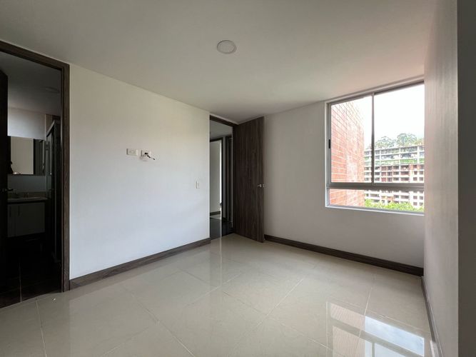 Apartamento de 3 alcobas en arriendo en Camino Verde, Envigado, 84 m² · foto 8 de 15