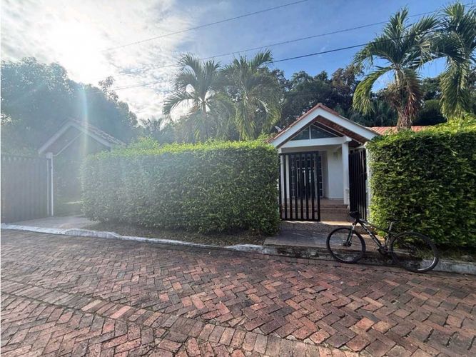 Casa de 4 alcobas en venta en Miraflores, Girardot, 350 m² · foto 18 de 20
