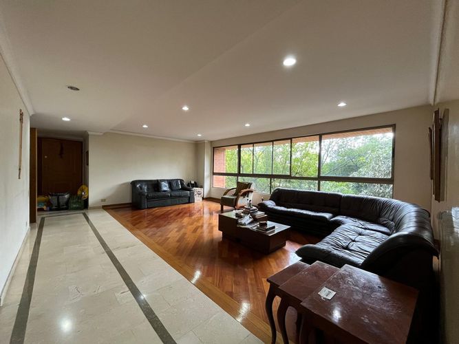 Apartamento de 3 alcobas en venta en Los Balsos, Medellín, 178 m² · foto 2 de 18