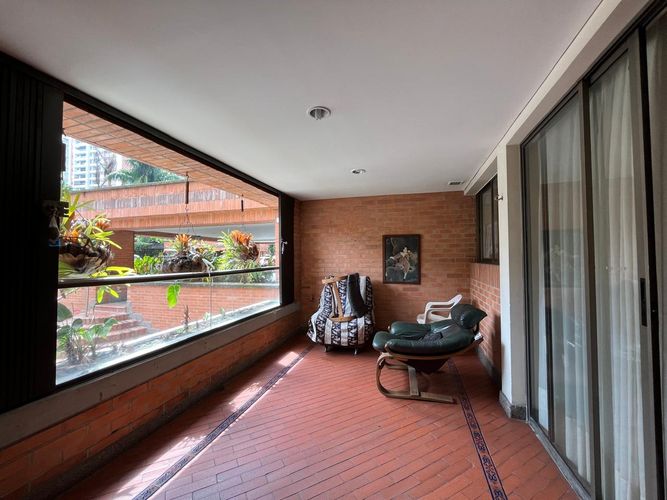 Apartamento de 3 alcobas en venta en Los Balsos, Medellín, 178 m² · foto 16 de 18