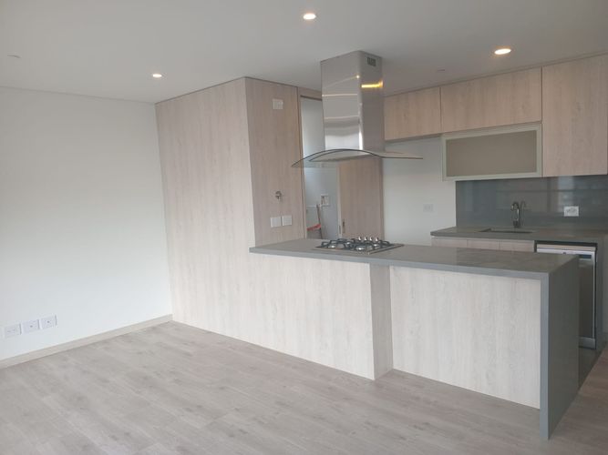 Apartamento de 2 alcobas en venta en El Poblado, Medellín, 92 m² · foto 2 de 16
