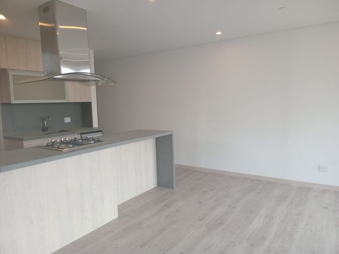 Apartamento de 2 alcobas en venta en El Poblado, Medellín, 92 m² · foto 3 de 16