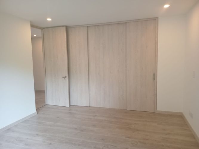Apartamento de 2 alcobas en venta en El Poblado, Medellín, 92 m² · foto 12 de 16