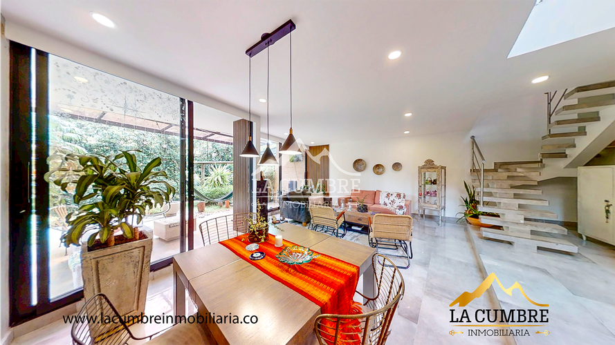 Casa de 3 alcobas en venta en El Tesorito, Medellín, 220 m² · foto 3 de 20