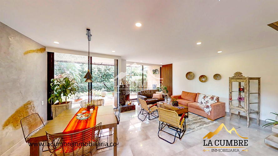 Casa de 3 alcobas en venta en El Tesorito, Medellín, 220 m² · foto 4 de 20