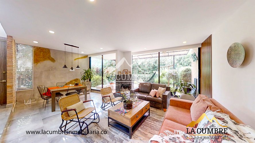 Casa de 3 alcobas en venta en El Tesorito, Medellín, 220 m² · foto 5 de 20