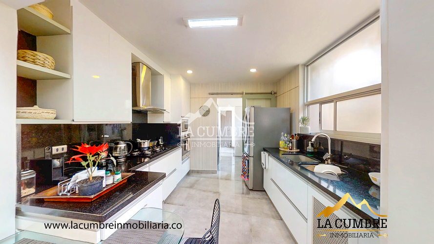 Casa de 3 alcobas en venta en El Tesorito, Medellín, 220 m² · foto 6 de 20