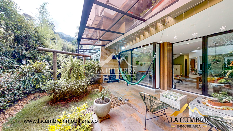Casa de 3 alcobas en venta en El Tesorito, Medellín, 220 m² · foto 9 de 20