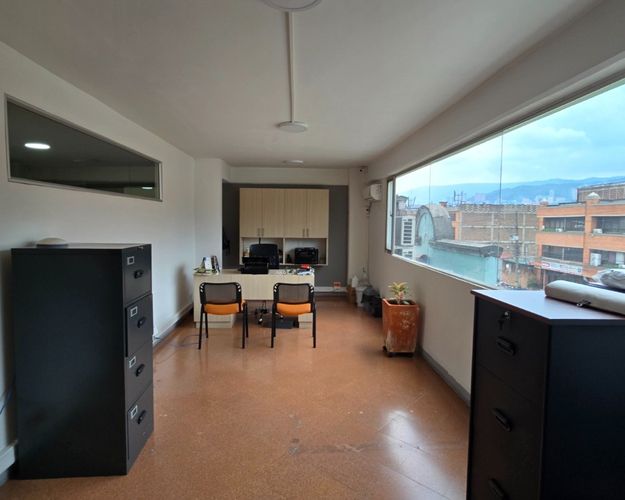 Oficina en arriendo en Cristo Rey, Medellín, 400 m² · foto 7 de 18