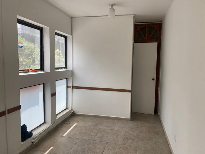 Oficina en arriendo en El Poblado, Medellín, 30 m² · foto 3 de 9
