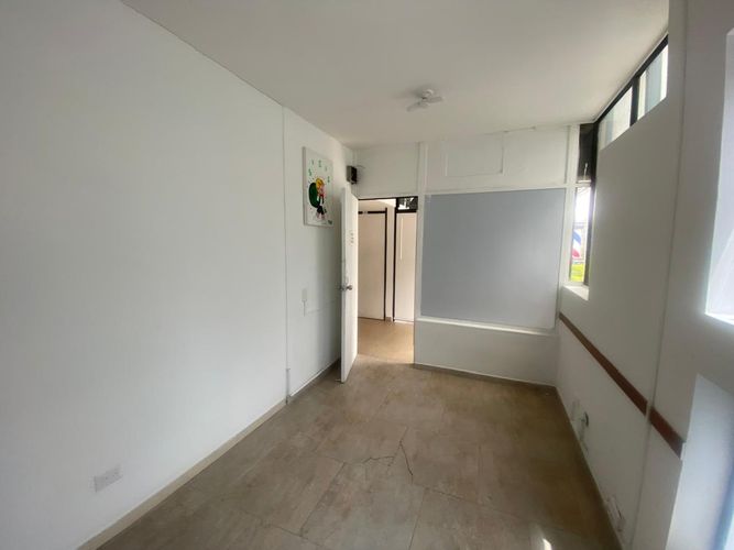 Oficina en arriendo en El Poblado, Medellín, 30 m² · foto 6 de 9