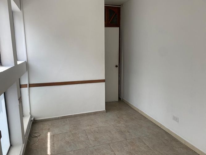Oficina en arriendo en El Poblado, Medellín, 30 m² · foto 8 de 9