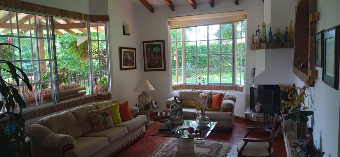 Casa de 4 alcobas en venta en Las Mercedes, Jamundí, 343 m² · foto 4 de 24