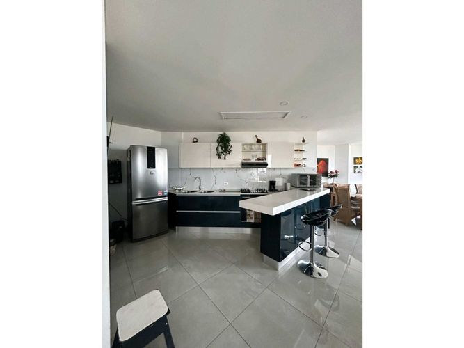 Apartamento de 3 alcobas en venta en Cañaverales, Cali, 166 m² · foto 3 de 24