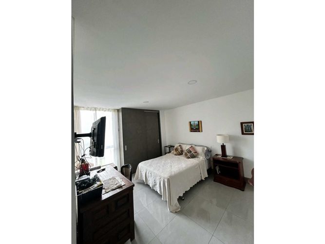 Apartamento de 3 alcobas en venta en Cañaverales, Cali, 166 m² · foto 13 de 24
