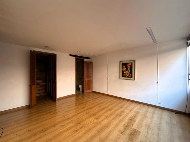 Apartamento de 3 alcobas en venta en Chico Norte, Bogotá, 133 m² · foto 13 de 22