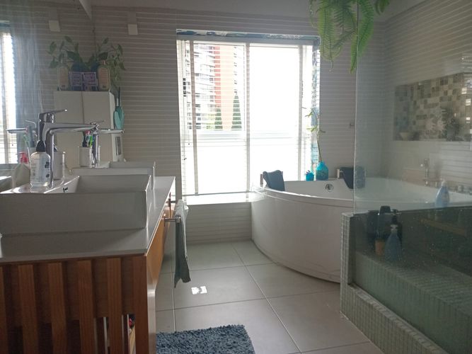 Casa de 4 alcobas en arriendo en El Poblado, Medellín, 300 m² · foto 16 de 18