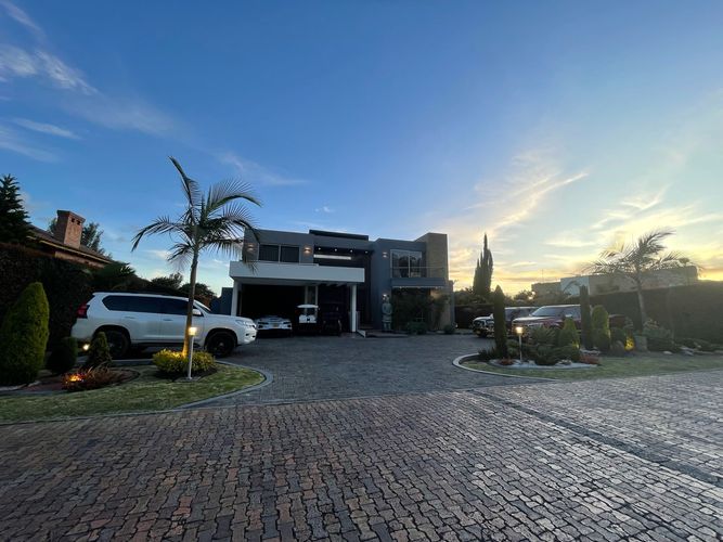 Casa de 5 alcobas en venta en Aposentos, Sopó, 520 m² · foto 2 de 13