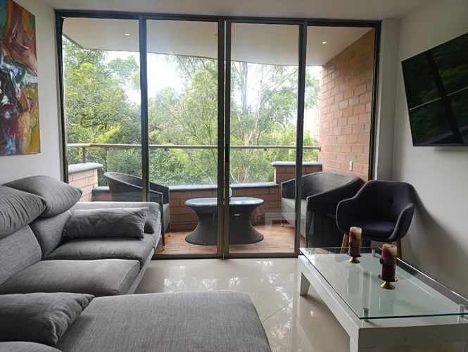 Apartamento de 3 alcobas en arriendo en El Poblado, Medellín, 13 m² · foto 2 de 19