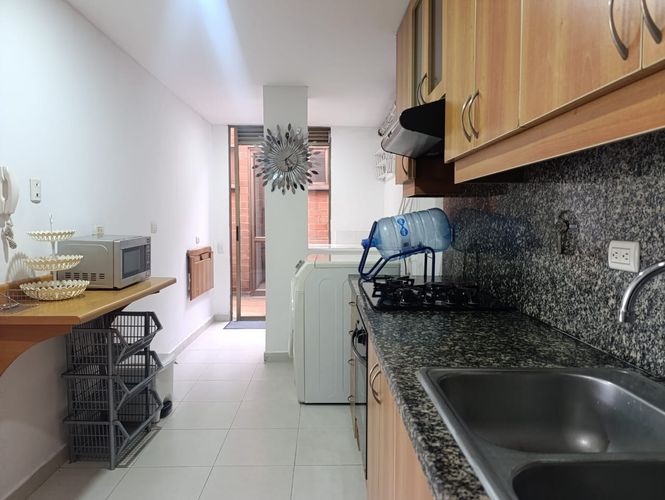 Apartamento de 3 alcobas en arriendo en El Poblado, Medellín, 13 m² · foto 6 de 19