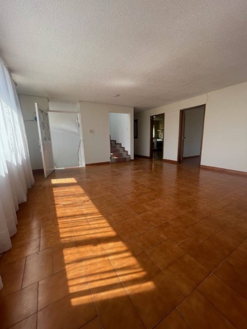 Casa en venta en Engativá, Bogotá · foto 3 de 23
