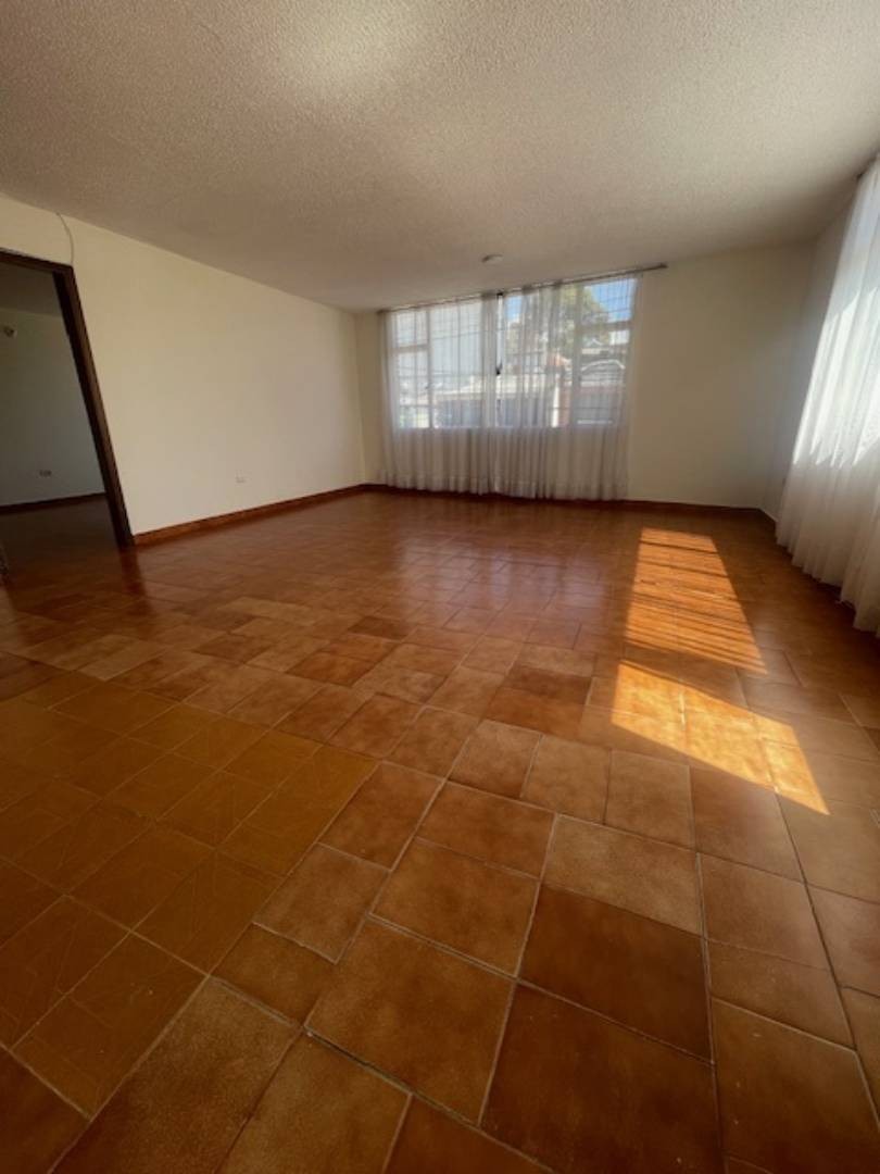 Casa en venta en Engativá, Bogotá · foto 4 de 23