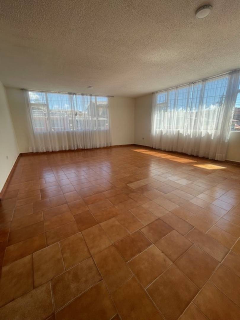 Casa en venta en Engativá, Bogotá · foto 6 de 23