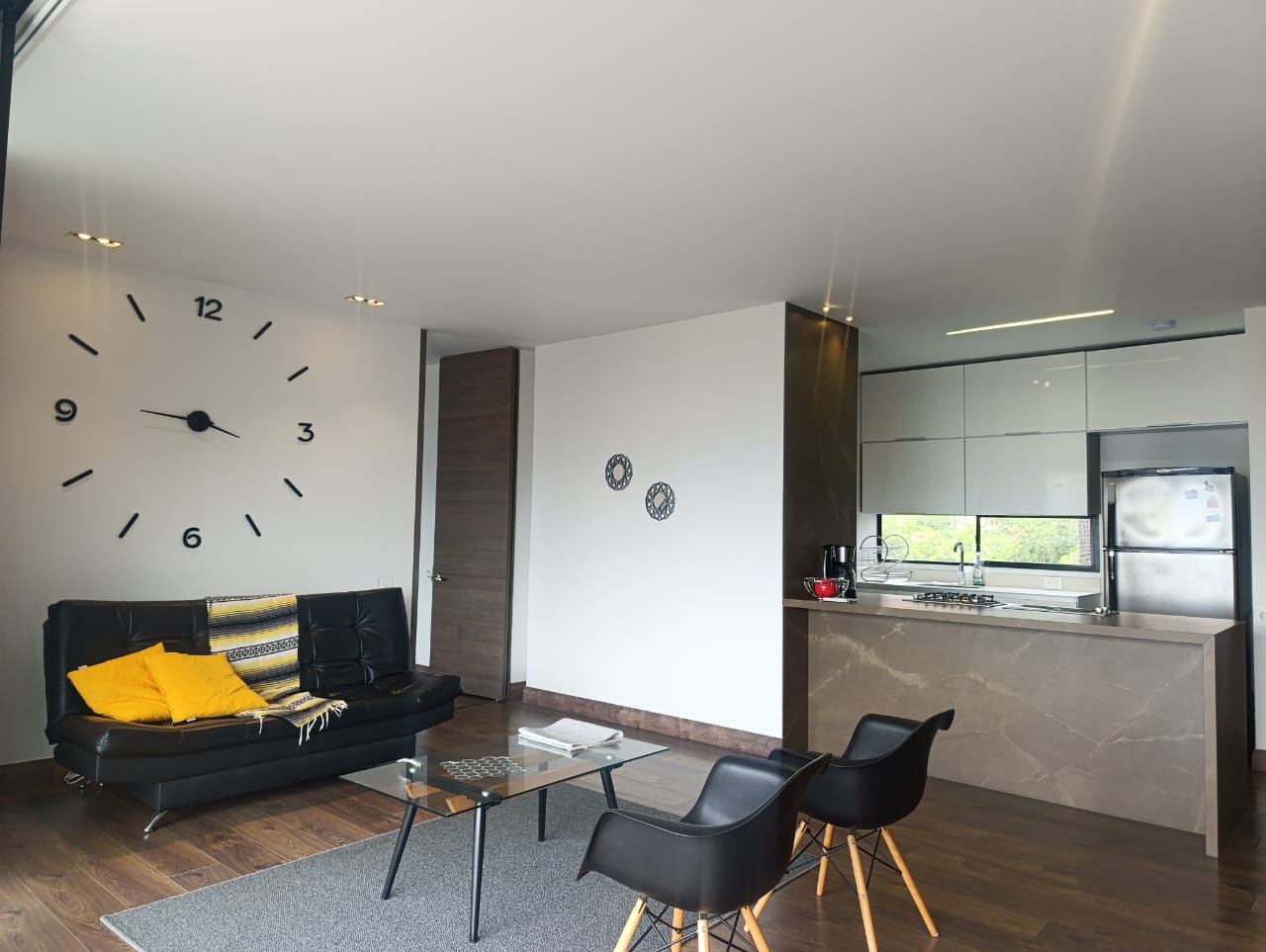 Apartamento en arriendo en El Poblado, Medellín · foto 2 de 20