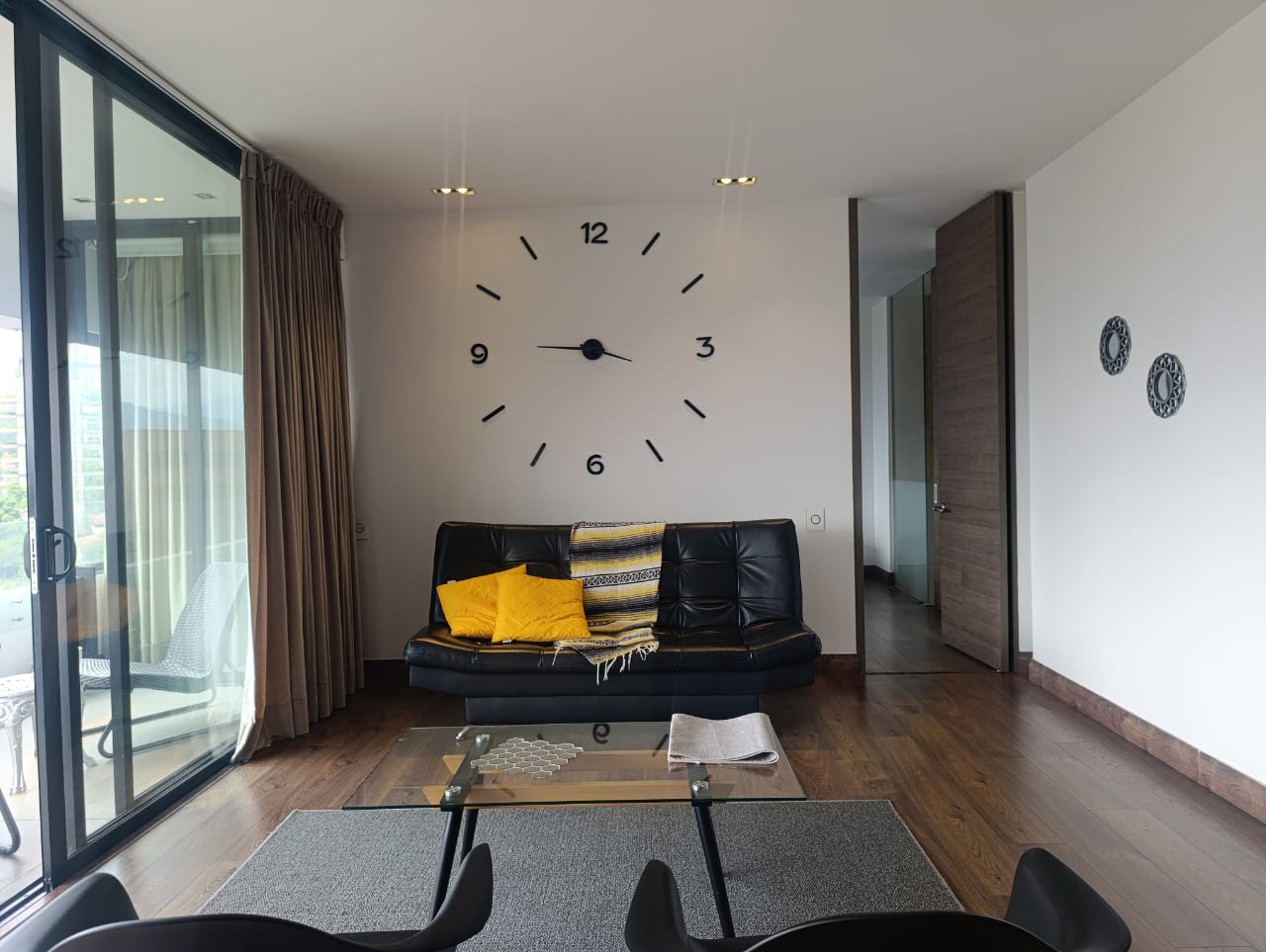 Apartamento en arriendo en El Poblado, Medellín · foto 3 de 20