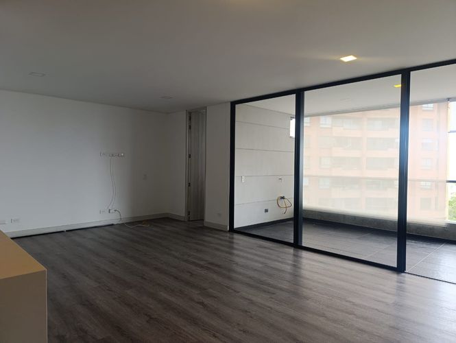 Apartamento de 1 alcoba en arriendo en Los Naranjos, Medellín, 88 m² · foto 3 de 20