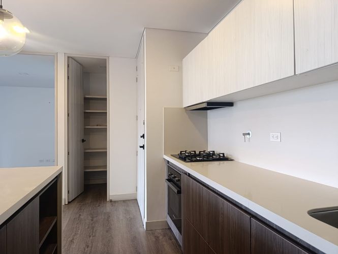 Apartamento de 1 alcoba en arriendo en Los Naranjos, Medellín, 88 m² · foto 7 de 20
