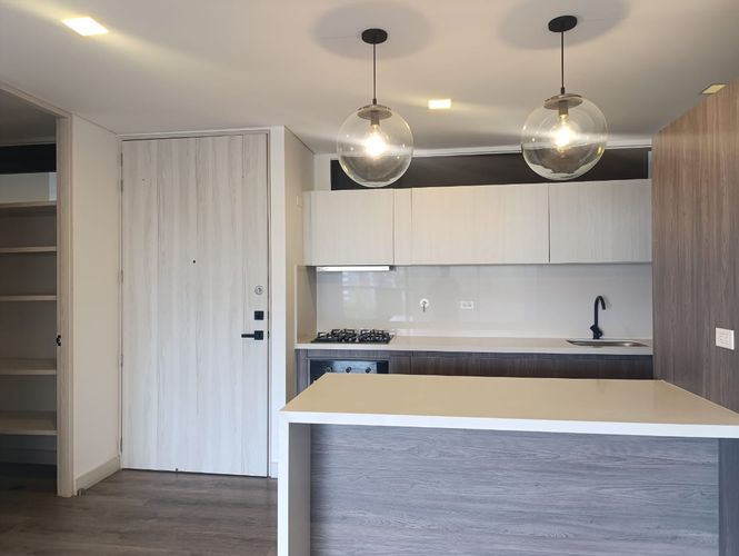 Apartamento de 1 alcoba en arriendo en Los Naranjos, Medellín, 88 m² · foto 10 de 20