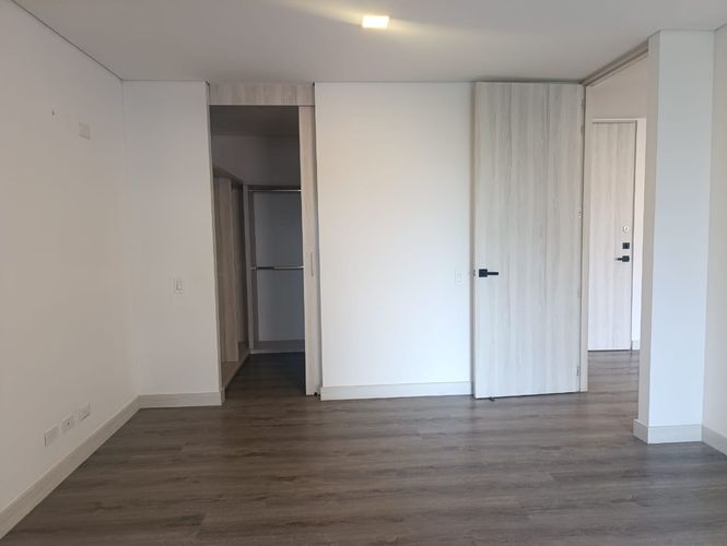 Apartamento de 1 alcoba en arriendo en Los Naranjos, Medellín, 88 m² · foto 12 de 20