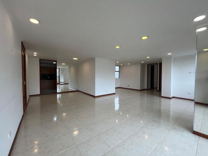 Apartamento de 2 alcobas en arriendo en La Florida, Medellín, 116 m² · foto 4 de 18