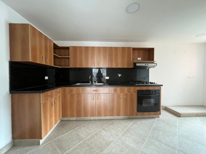 Apartamento de 2 alcobas en arriendo en La Florida, Medellín, 116 m² · foto 8 de 18
