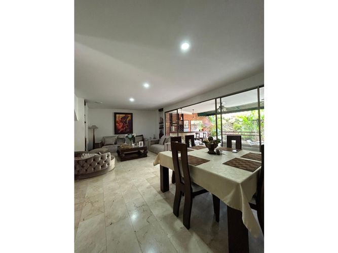 Casa de 4 alcobas en venta en Ciudad Jardin, Cali, 250 m² · foto 1 de 24