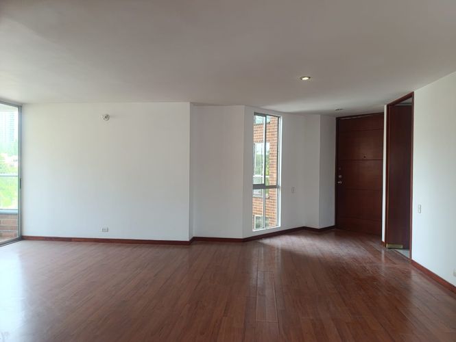 Apartamento en venta en El Poblado, Medellín · foto 2 de 15