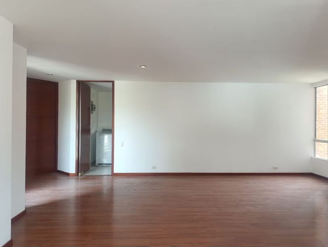 Apartamento en venta en El Poblado, Medellín · foto 3 de 15