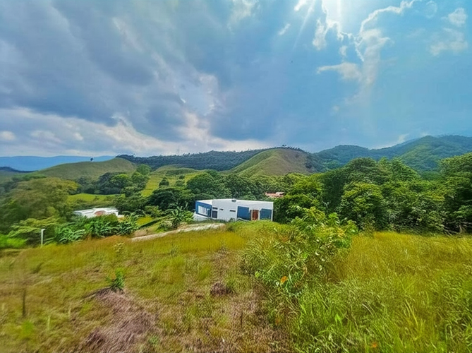 Casa en venta en El Totumo, Ibagué, 1200 m² · foto 2 de 8