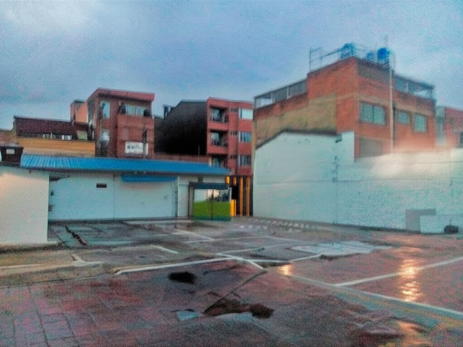 Casa en venta en Barrios Unidos, Bogotá, 575 m² · foto 3 de 4