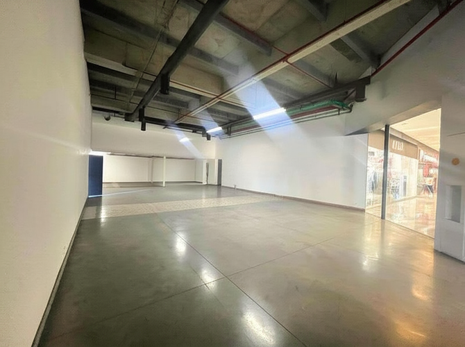 Local en venta en Jesus Nazareno, Medellín, 246 m² · foto 4 de 6