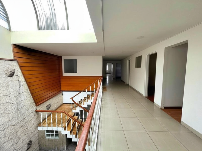 Casa de 5 alcobas en venta en San Luis, Bogotá, 466 m² · foto 5 de 11