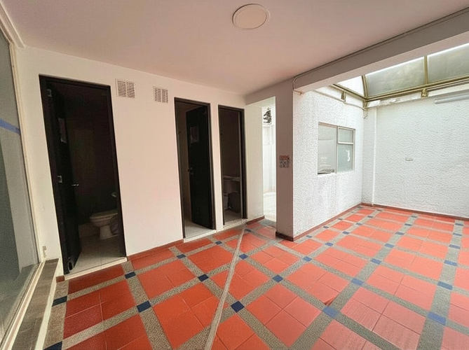 Casa de 5 alcobas en venta en San Luis, Bogotá, 466 m² · foto 9 de 11