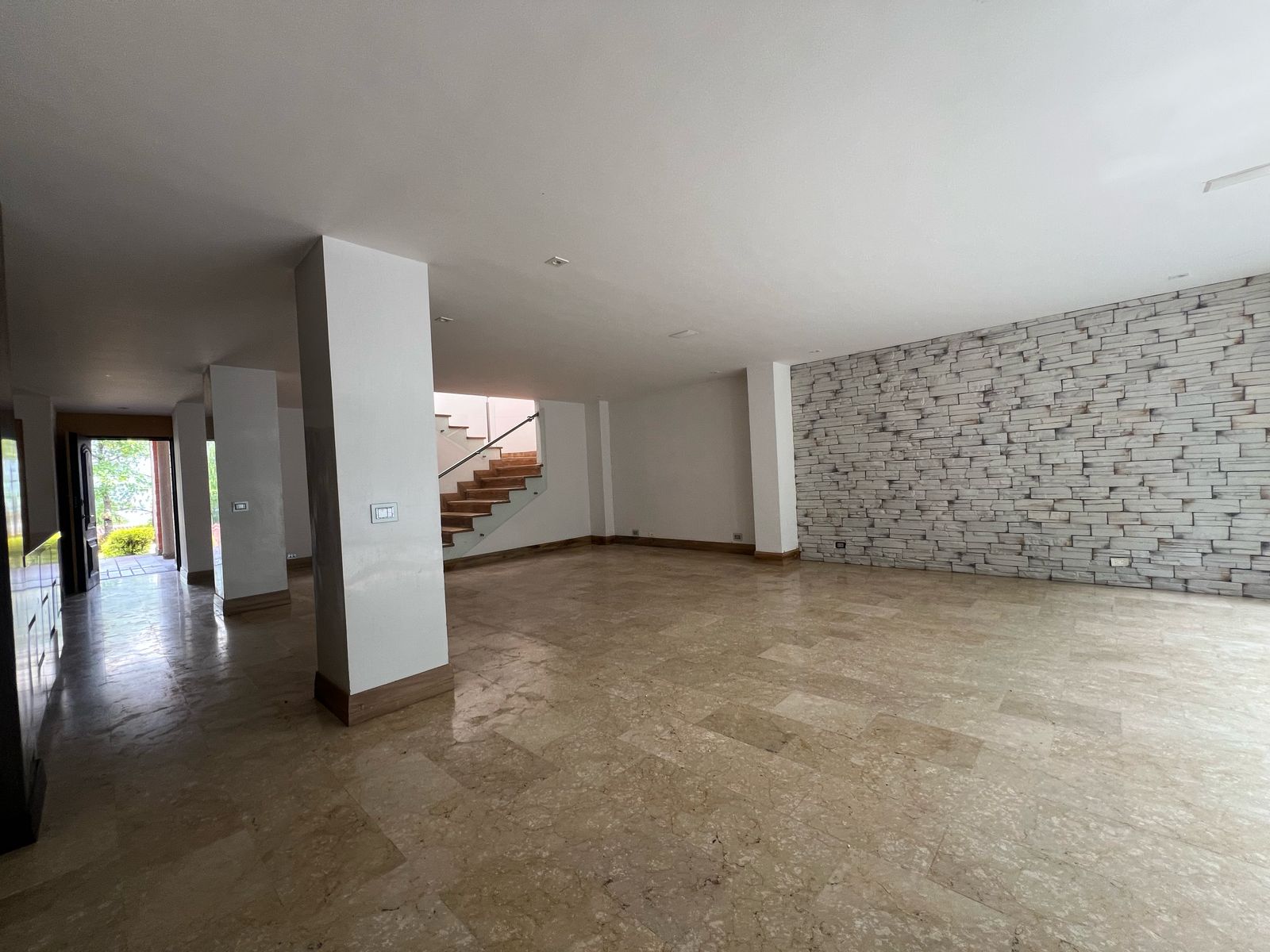 Casa en arriendo en El Poblado, Medellín · foto 11 de 24