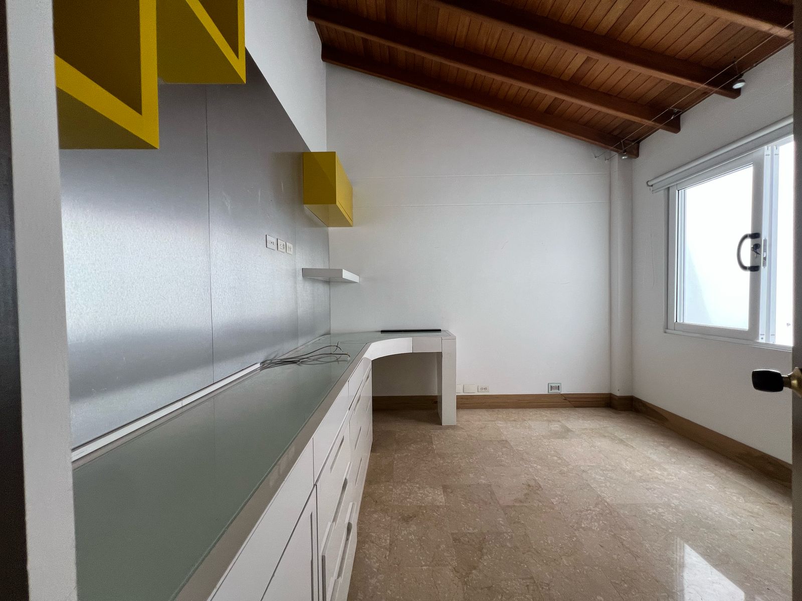 Casa en arriendo en El Poblado, Medellín · foto 15 de 24
