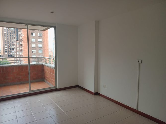 Apartamento de 2 alcobas en arriendo en El Poblado, Medellín, 60 m² · foto 2 de 16
