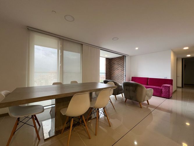 Apartamento de 3 alcobas en arriendo en Loma Del Esmeraldal, Envigado, 98 m² · foto 3 de 16